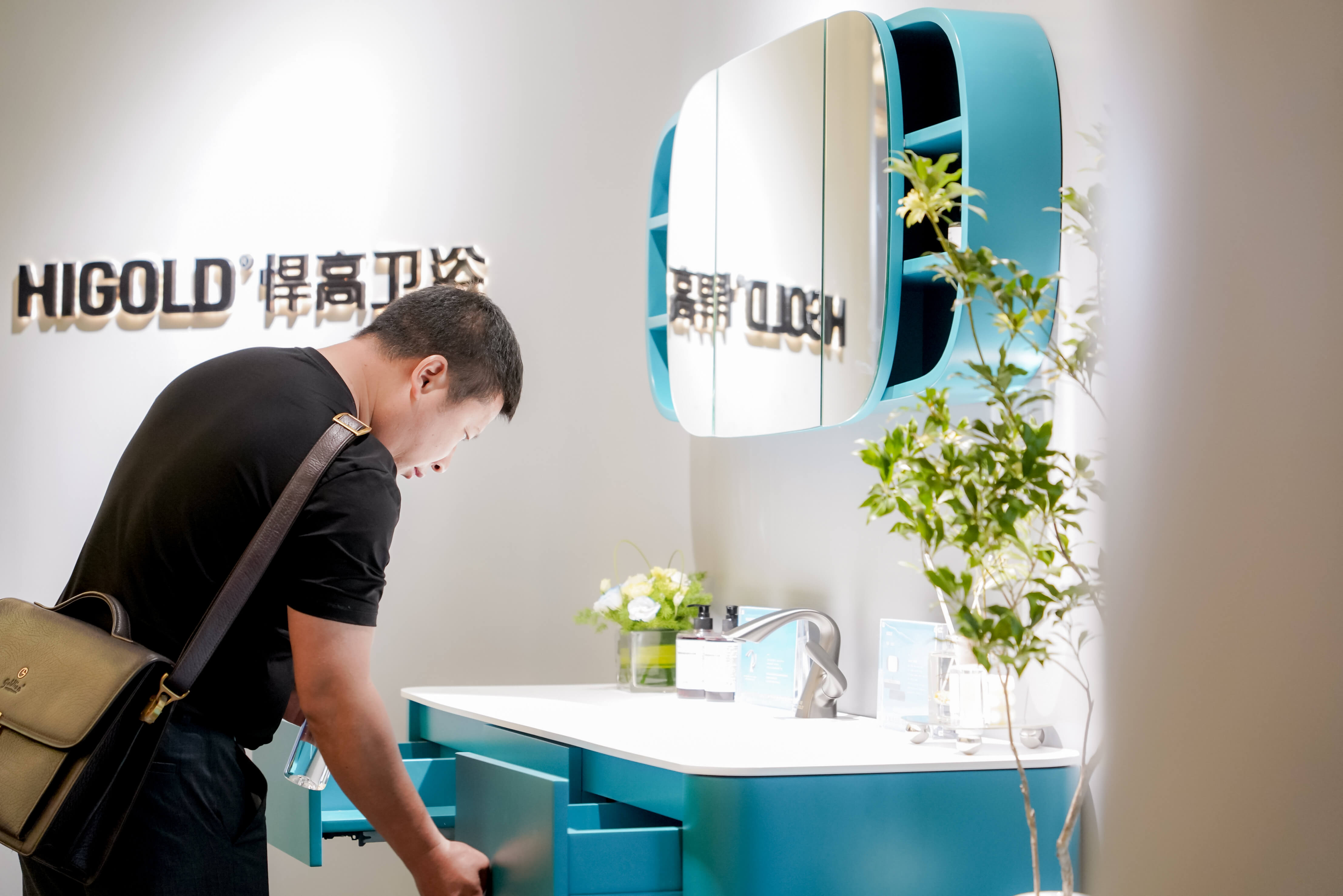 浴室柜查看.jpg 浴室柜查看.jpg